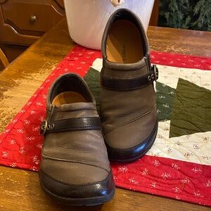 Merrell Brown Leather Flats with Black Accents